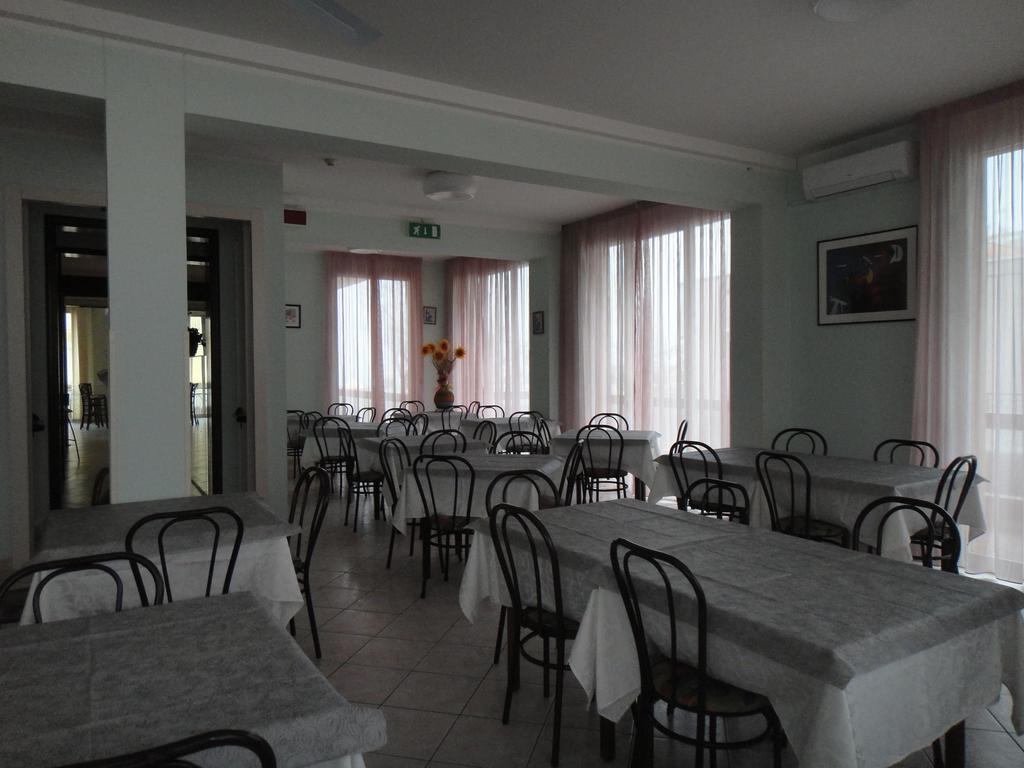Hotel Acapulco Viserbella di Rimini Eksteriør bilde