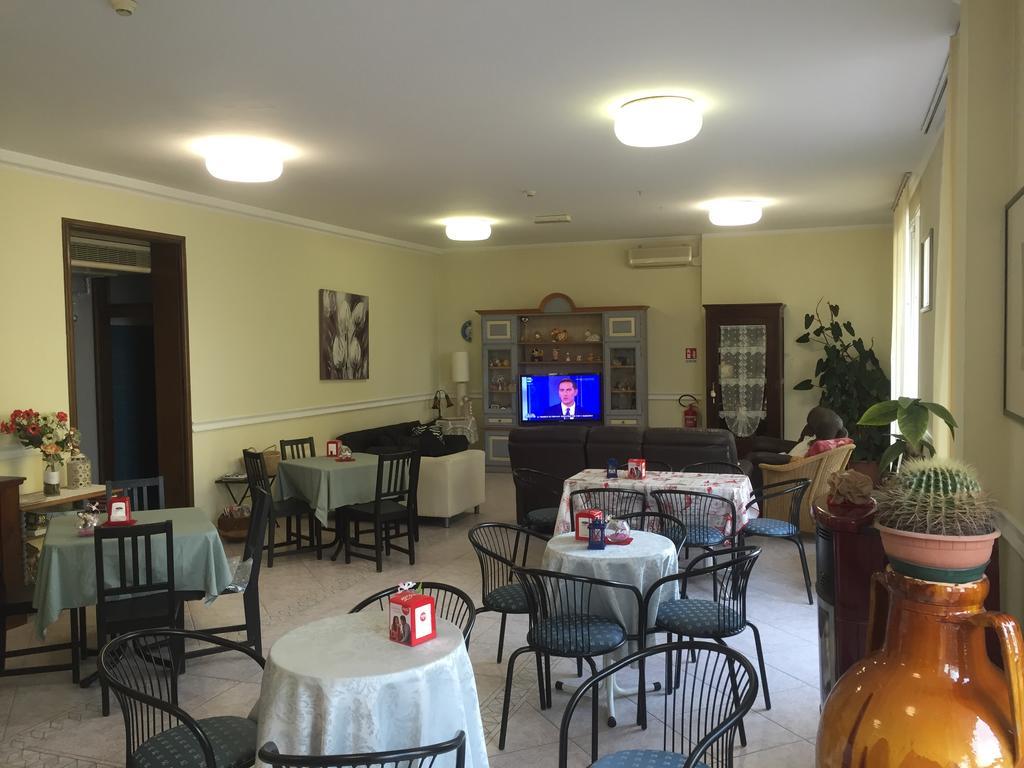 Hotel Acapulco Viserbella di Rimini Eksteriør bilde