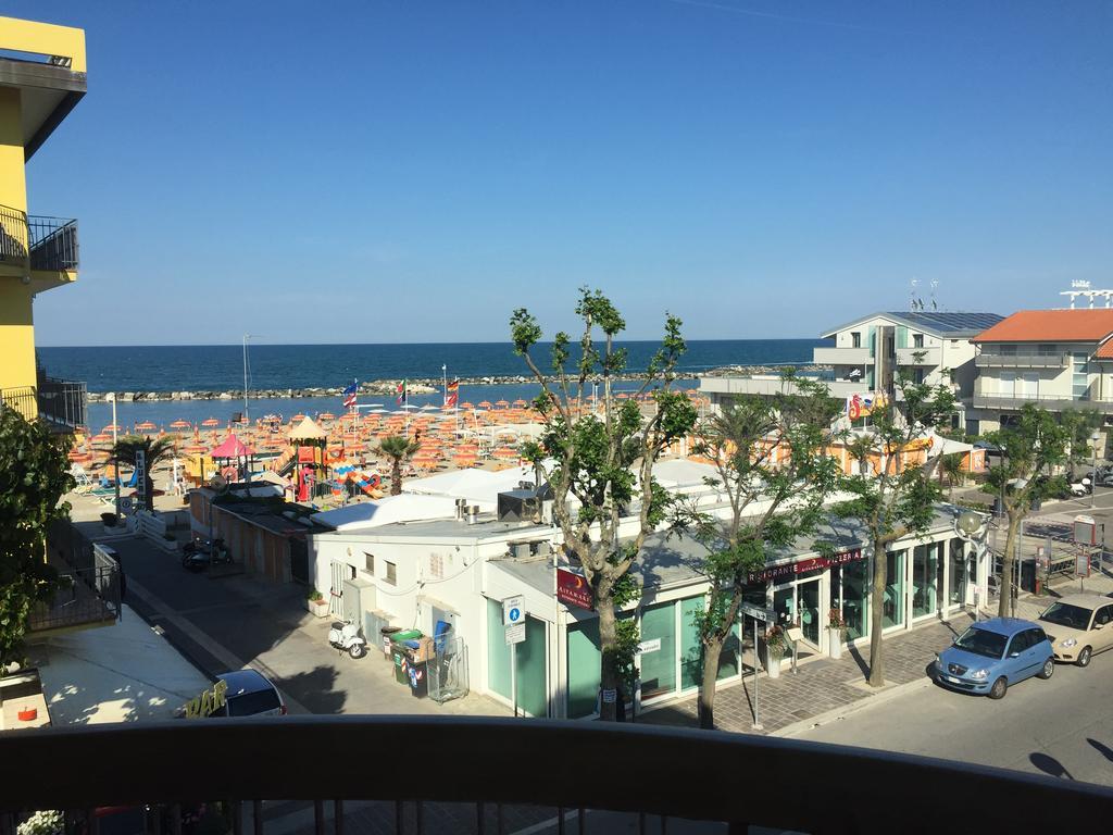 Hotel Acapulco Viserbella di Rimini Eksteriør bilde