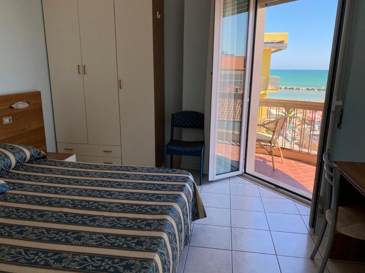 Hotel Acapulco Viserbella di Rimini Eksteriør bilde
