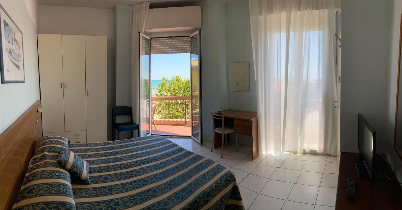 Hotel Acapulco Viserbella di Rimini Eksteriør bilde